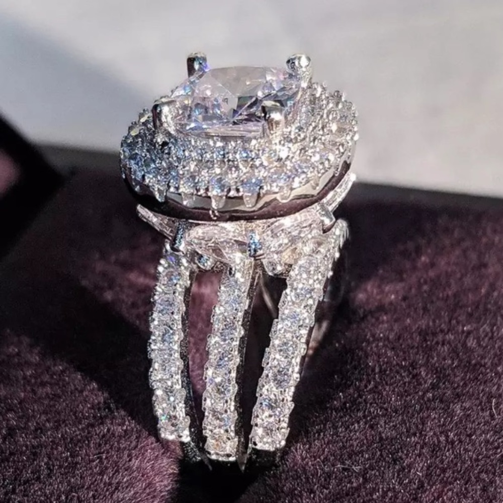 Luxury Sterling silver diamond halo ring  💍 - Picture 5 of 6